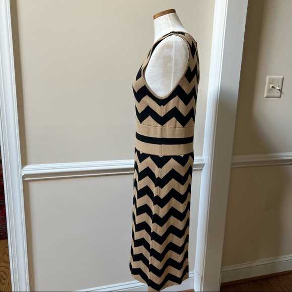 Adrienne Vittadini Zigzag knit pattern dress - Picture 3 of 4